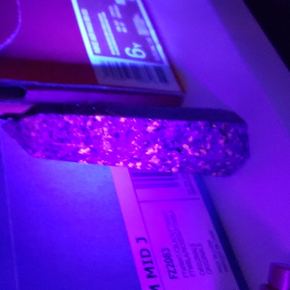 Yooperlite UV Reactive Tower - Picture 3 of 7